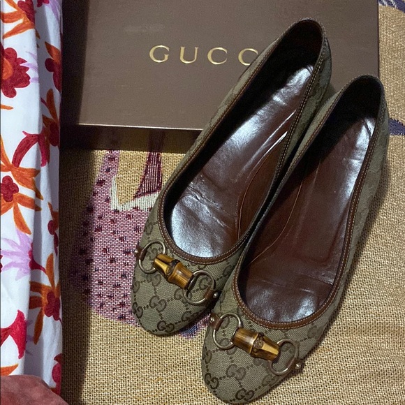 Gucci Brown Monogram Flats with Gold Accent Bamboo Horsebit 11 - Picture 1 of 15